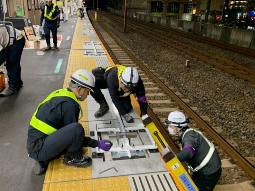 ホームドア工事